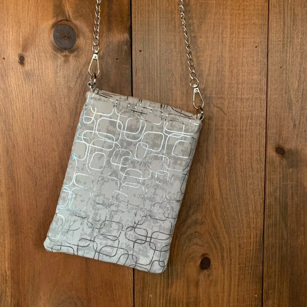 Handcrafted Grey/Silver Modern Metallic Crossbody Bag - NEW - Picture 4 of 8